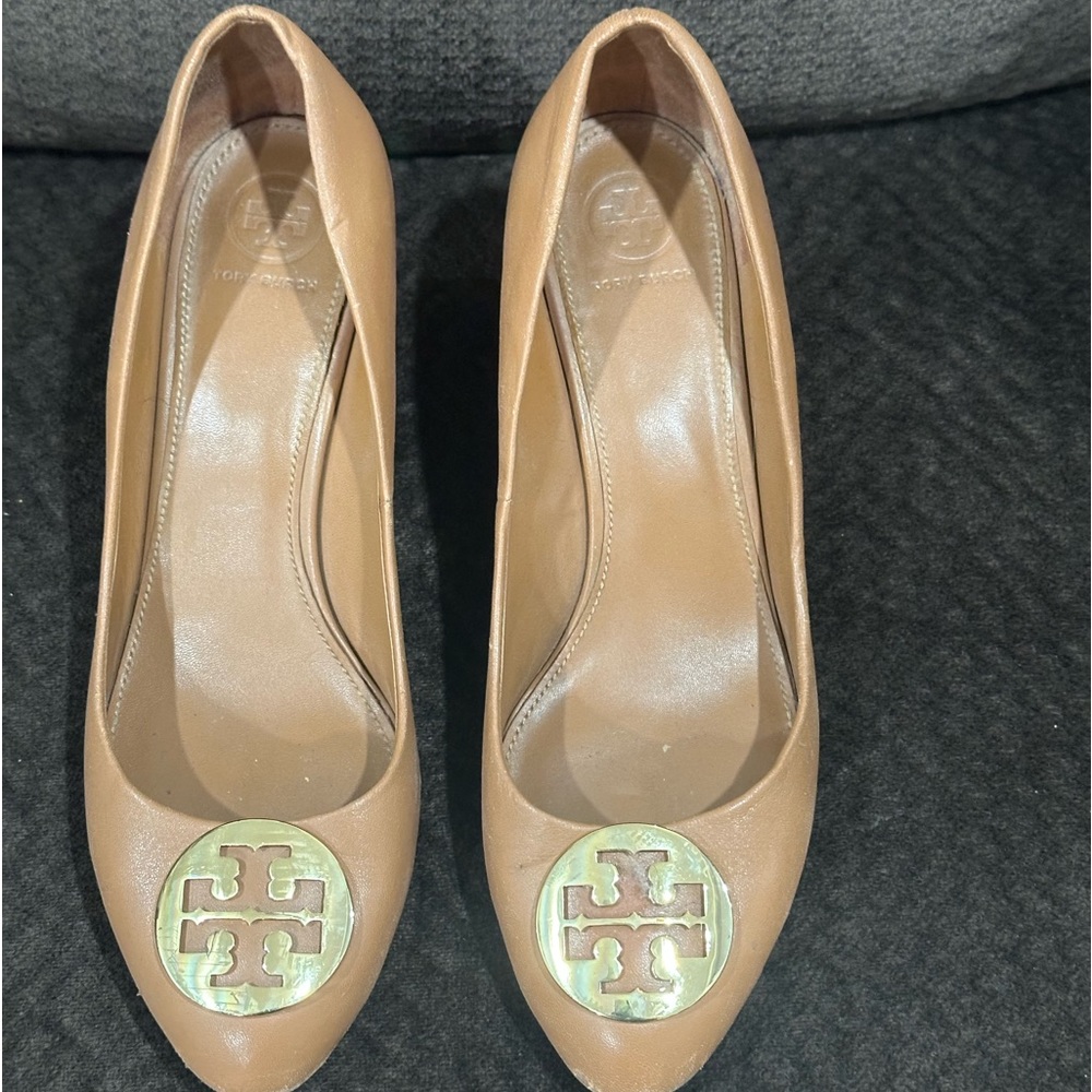 Tory Burch logo leather wedges